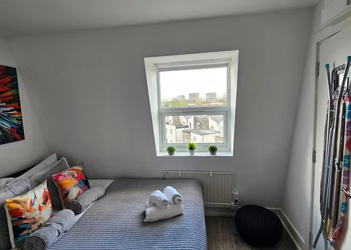 Cozy And Small Studio Zone 2 Near Maida Vale 6